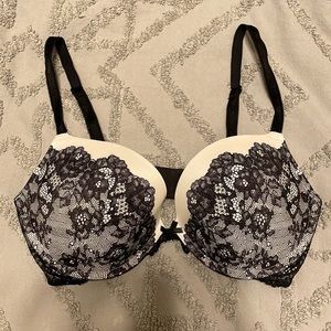 NWOT Victoria’s secret bra